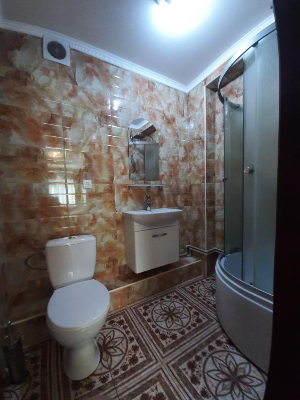 Guest House Montreal 오데사 외부 사진