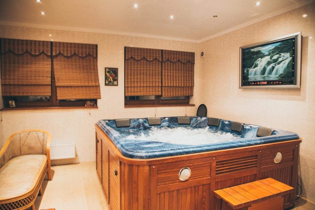 Guest House Montreal 오데사 외부 사진
