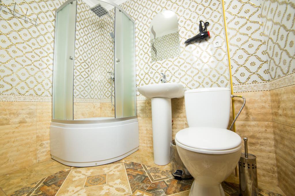 Guest House Montreal 오데사 외부 사진